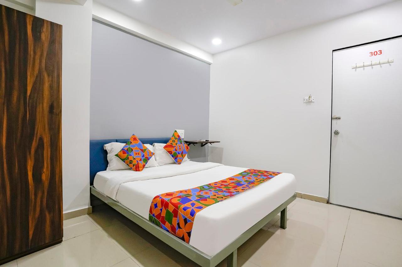 Hotel Fabexpress Blue Stone à Surate Extérieur photo