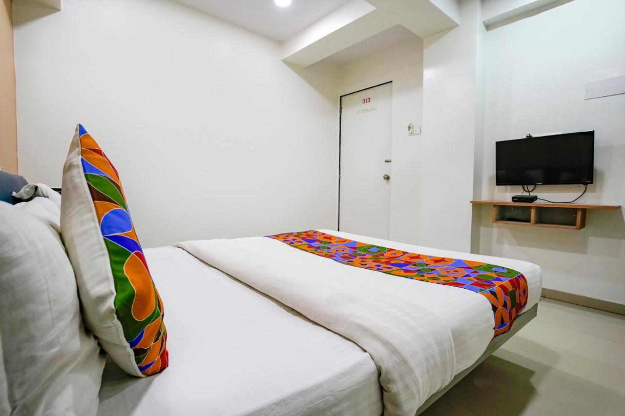 Hotel Fabexpress Blue Stone à Surate Extérieur photo