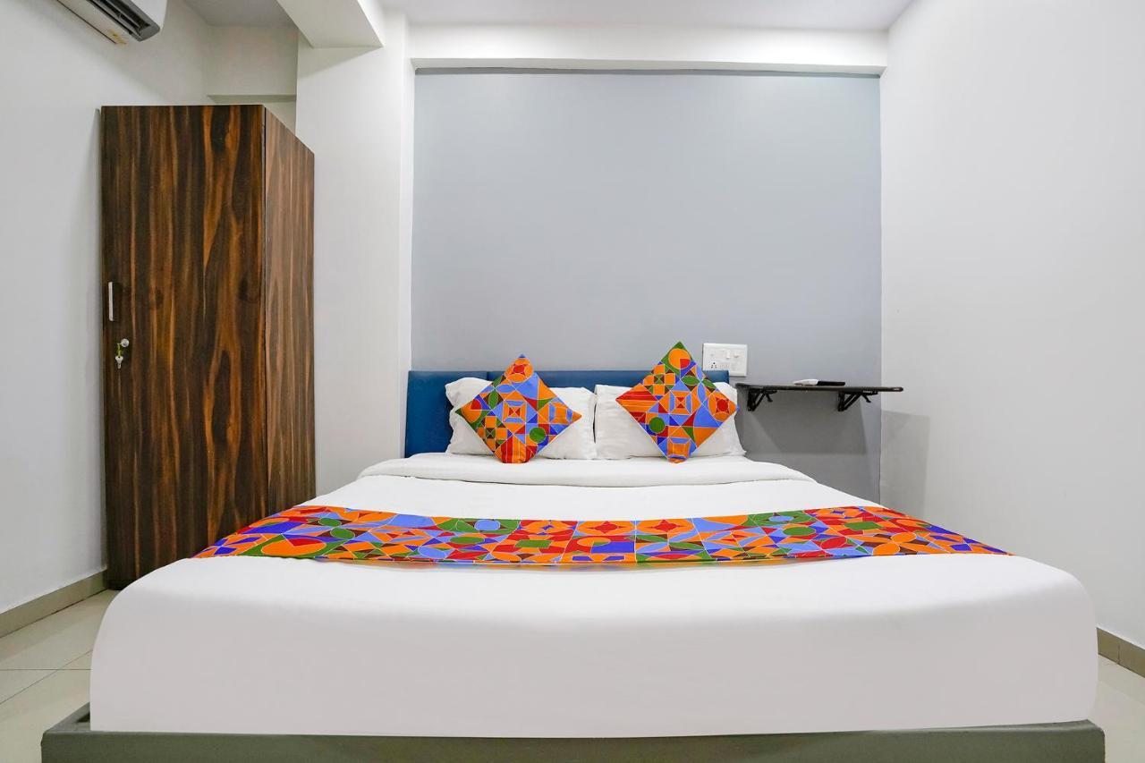 Hotel Fabexpress Blue Stone à Surate Extérieur photo